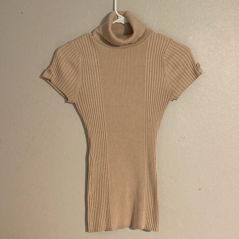 Tan short sleeve sweater, Size M Body Central